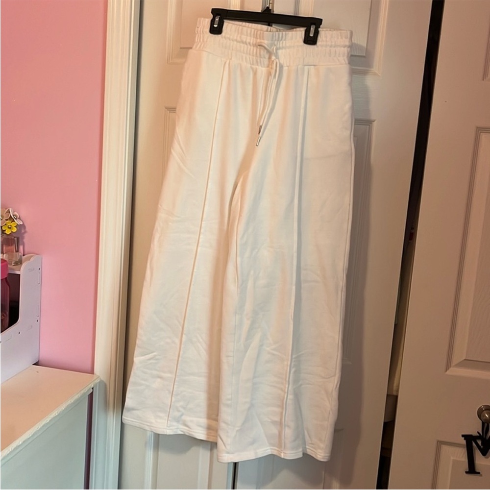 White straight leg sweatpants